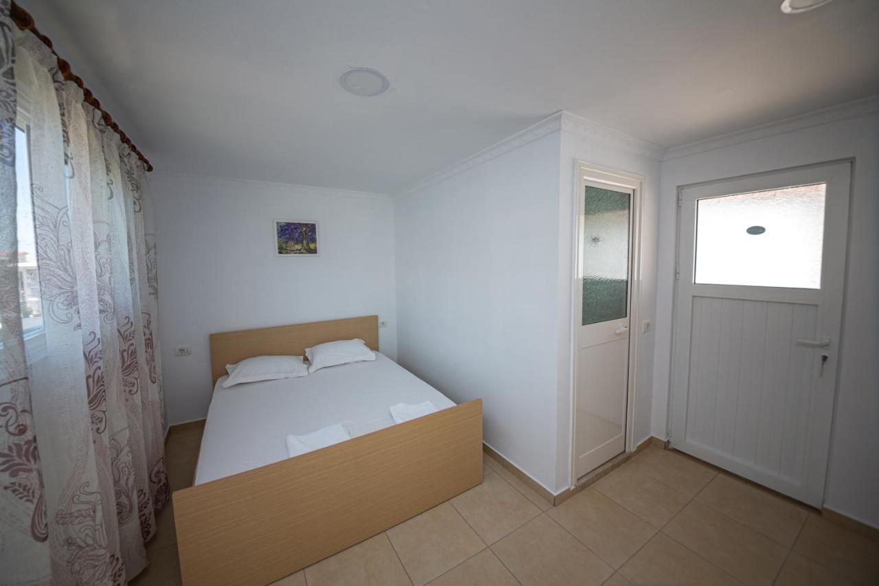 Himara Apartments Eksteriør billede