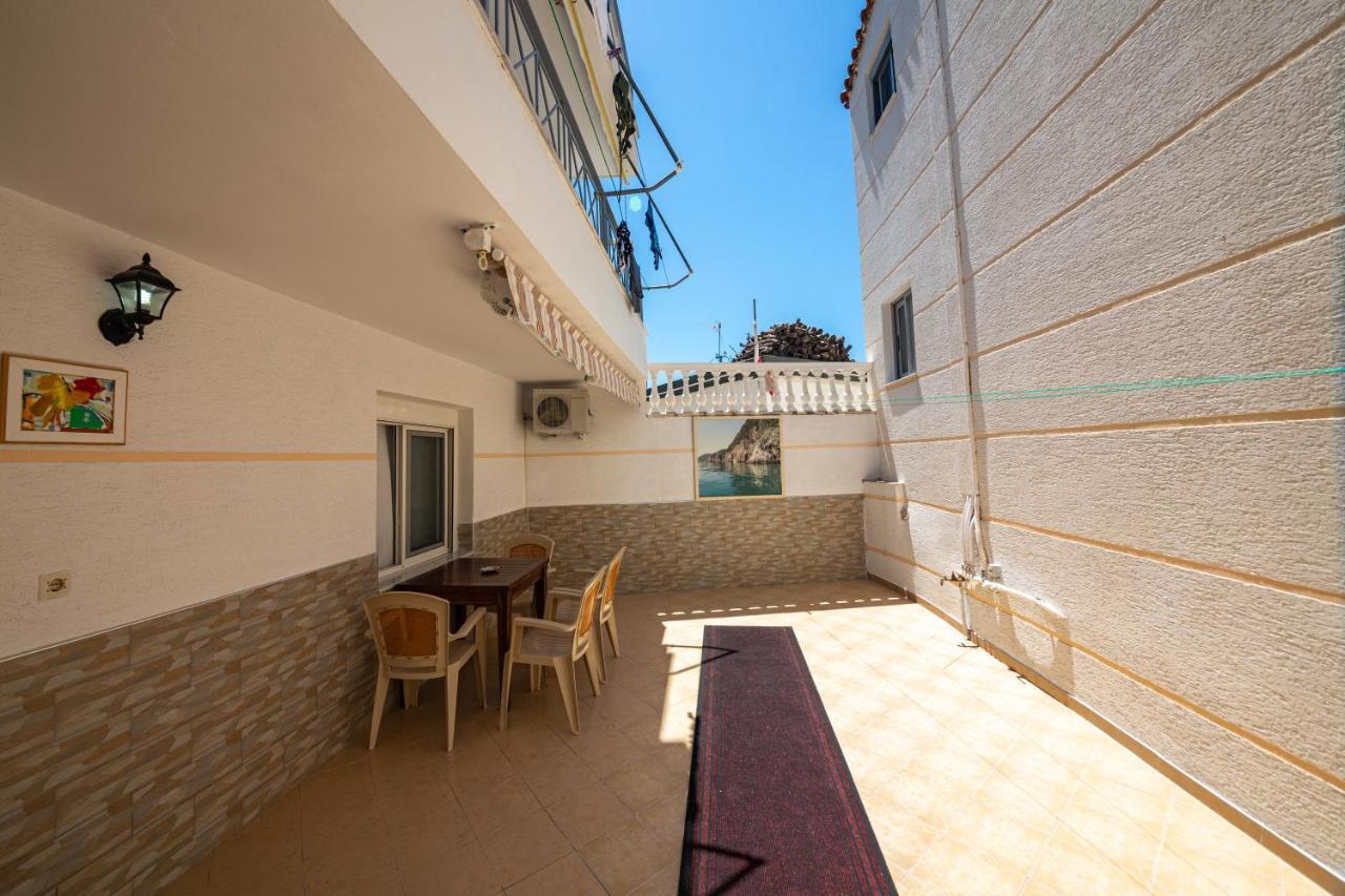 Himara Apartments Eksteriør billede