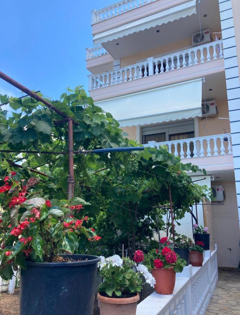 Himara Apartments Eksteriør billede